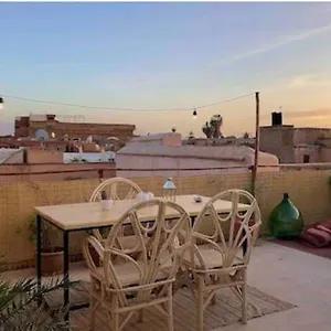 Isabele In Old Medina Hotel